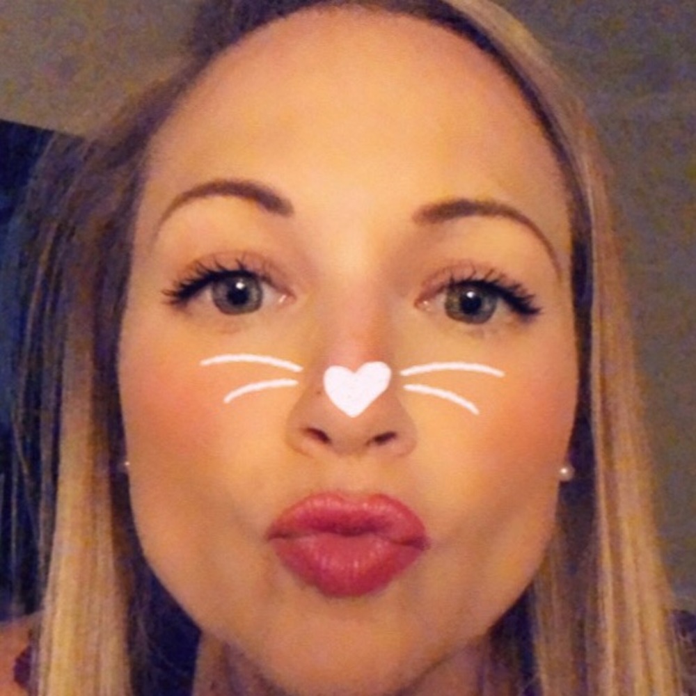 Meet your Posher, Laura